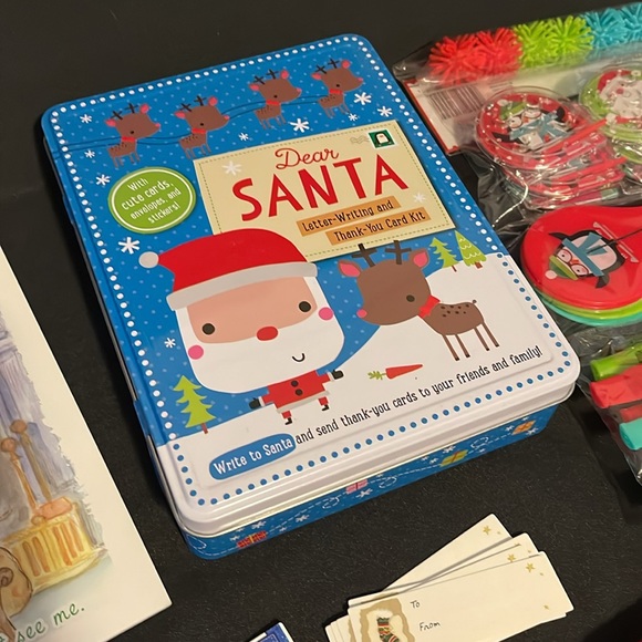 Christmas CD’s w/Read Along Books, Knit Gift Bags, Letters to Santa Kit & Tags - Picture 5 of 16